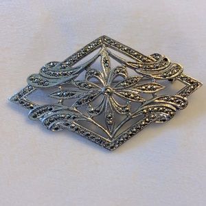 Sterling Silver Diamond-shaped brooch